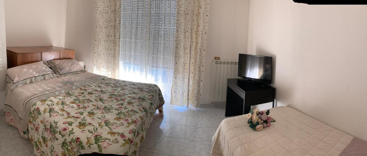 'Panta Rei' Apartman Mentana Kültér fotó
